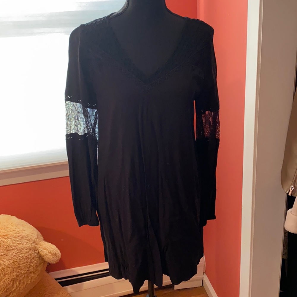 Beautiful dress with lace detailing